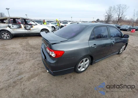 2011 Toyota Corolla S z USA, uszkodzony, nr VIN 2T1BU4EE0BC740035